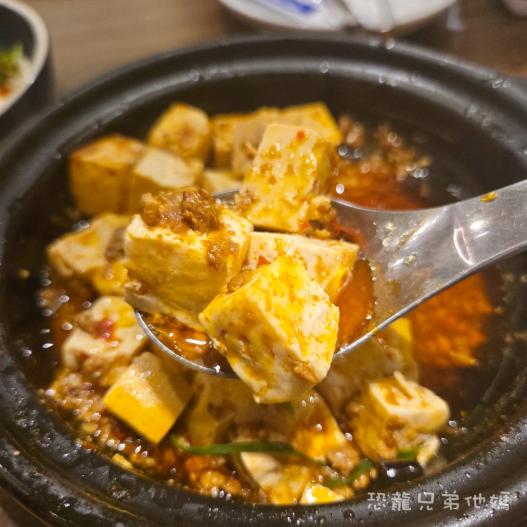 高雄•復興北外婆家｜鄧師傅台菜餐廳，復古裝潢，回到家的親切感