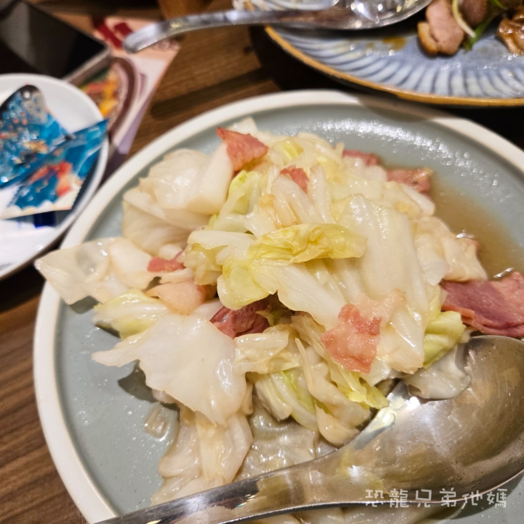 高雄•復興北外婆家｜鄧師傅台菜餐廳，復古裝潢，回到家的親切感