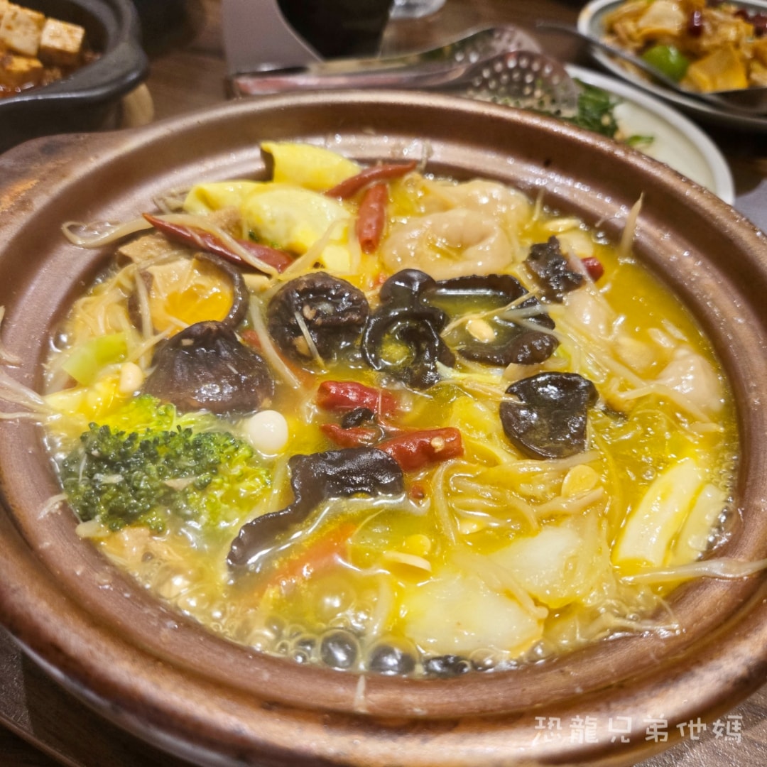 高雄•復興北外婆家｜鄧師傅台菜餐廳，復古裝潢，回到家的親切感