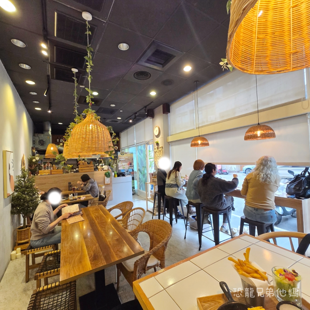 高雄‧鳳山│早·迷鹿 Morning Deer，波希米亞風網美早午餐，近大東文化中心