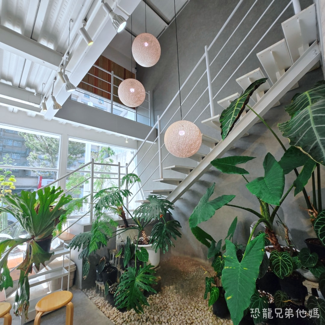 屏東必吃美食│探柵TAN-ZHA(自由店)，質感綠意寬敞裝潢，餐點滿分，從早營業到晚上，寵物友善餐廳