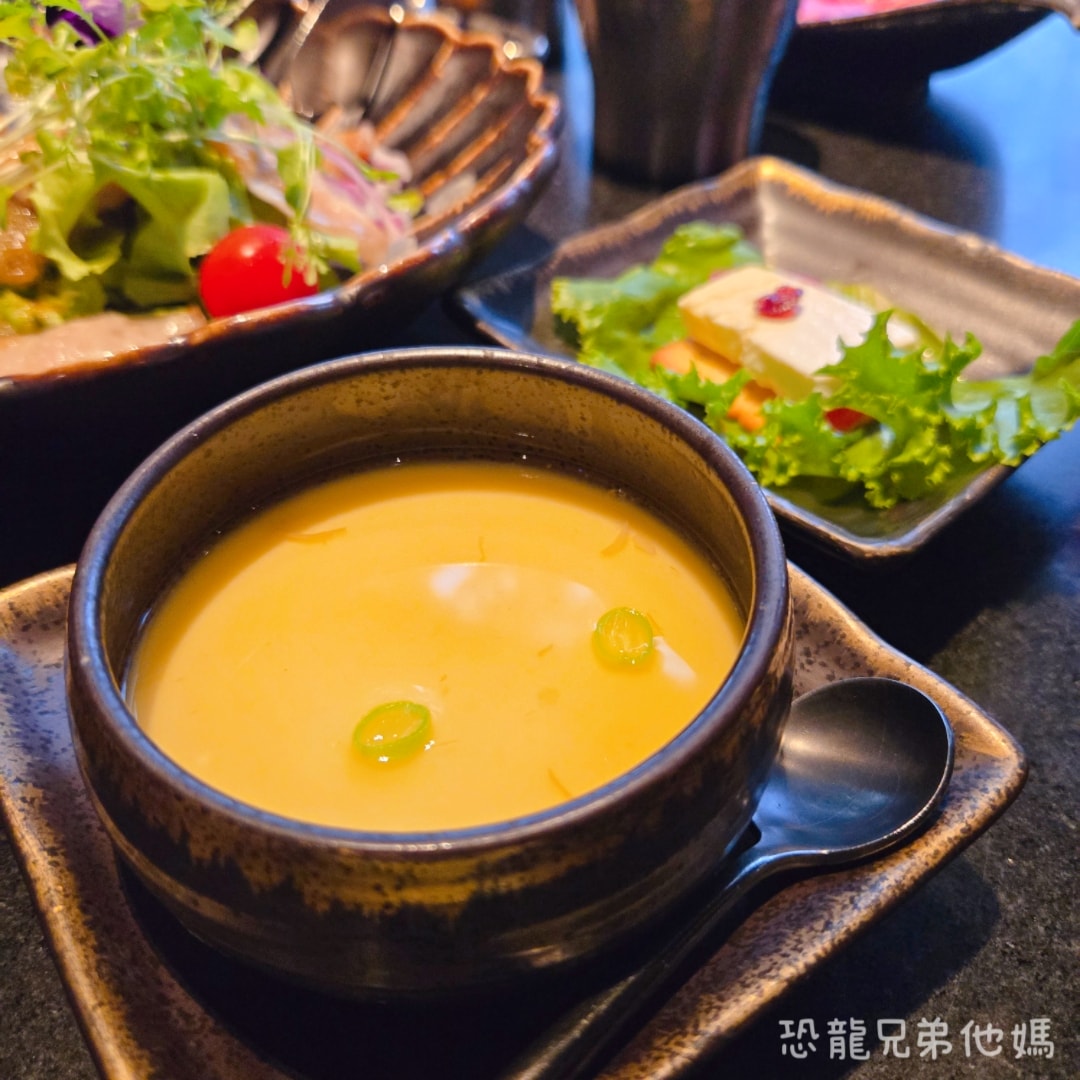 高雄‧前鎮│碳佐麻里精品燒肉(高雄時代店),超人氣燒烤店,肉品好吃,一定要預約喔! - 第6張圖 高雄‧前鎮│碳佐麻里精品燒肉(高雄時代店),超人氣燒烤店,肉品好吃,一定要預約喔!