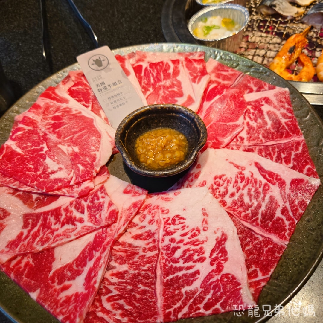 高雄‧前鎮│碳佐麻里精品燒肉(高雄時代店)，超人氣燒烤店，肉品好吃，一定要預約喔!