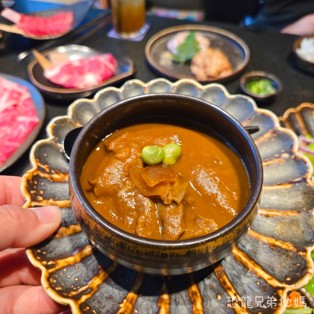 高雄‧前鎮│碳佐麻里精品燒肉(高雄時代店),超人氣燒烤店,肉品好吃,一定要預約喔! - 第23張圖 高雄‧前鎮│碳佐麻里精品燒肉(高雄時代店),超人氣燒烤店,肉品好吃,一定要預約喔!