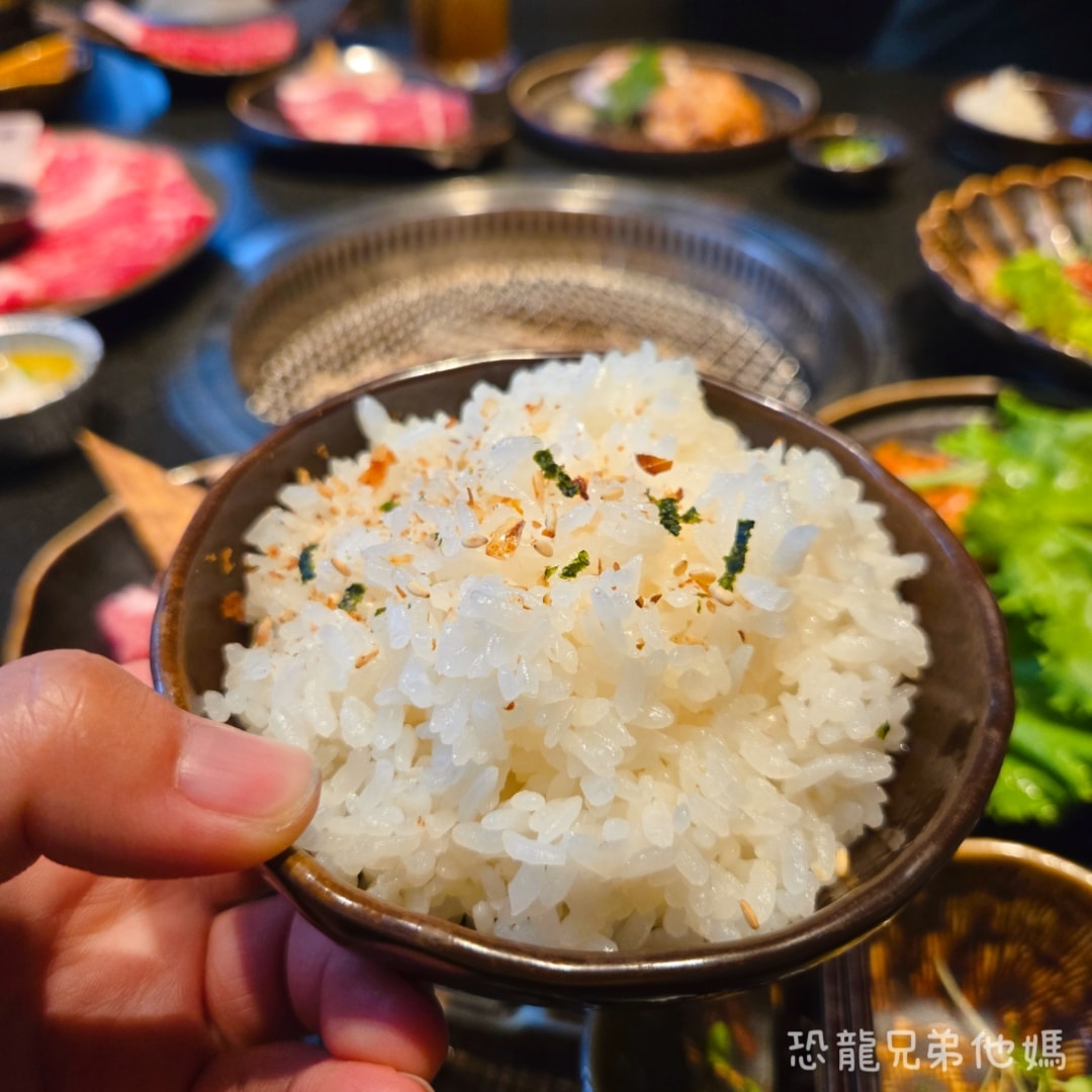 高雄‧前鎮│碳佐麻里精品燒肉(高雄時代店),超人氣燒烤店,肉品好吃,一定要預約喔! - 第22張圖 高雄‧前鎮│碳佐麻里精品燒肉(高雄時代店),超人氣燒烤店,肉品好吃,一定要預約喔!