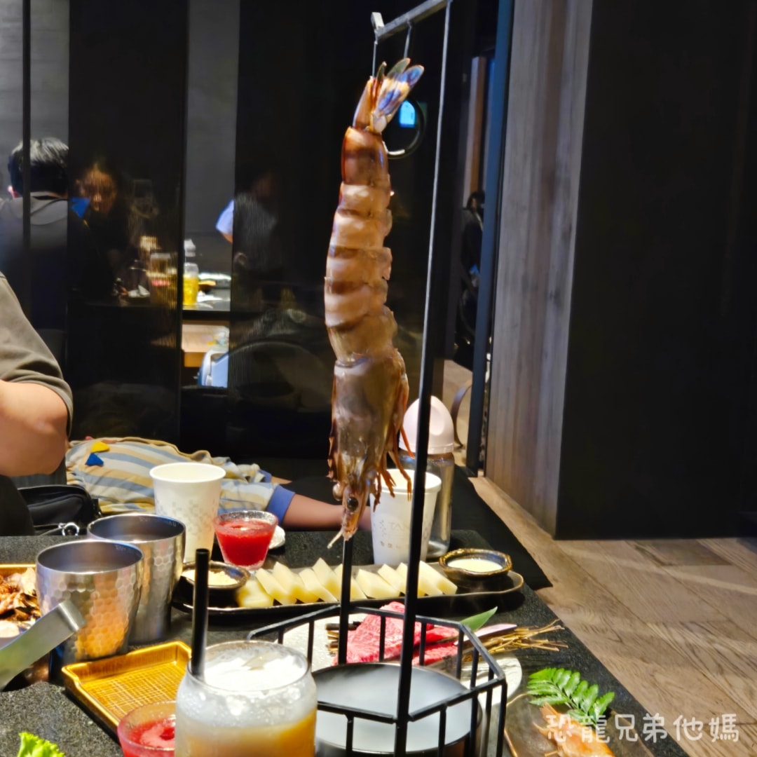 高雄‧前鎮│碳佐麻里精品燒肉(高雄時代店),超人氣燒烤店,肉品好吃,一定要預約喔! - 第16張圖 高雄‧前鎮│碳佐麻里精品燒肉(高雄時代店),超人氣燒烤店,肉品好吃,一定要預約喔!