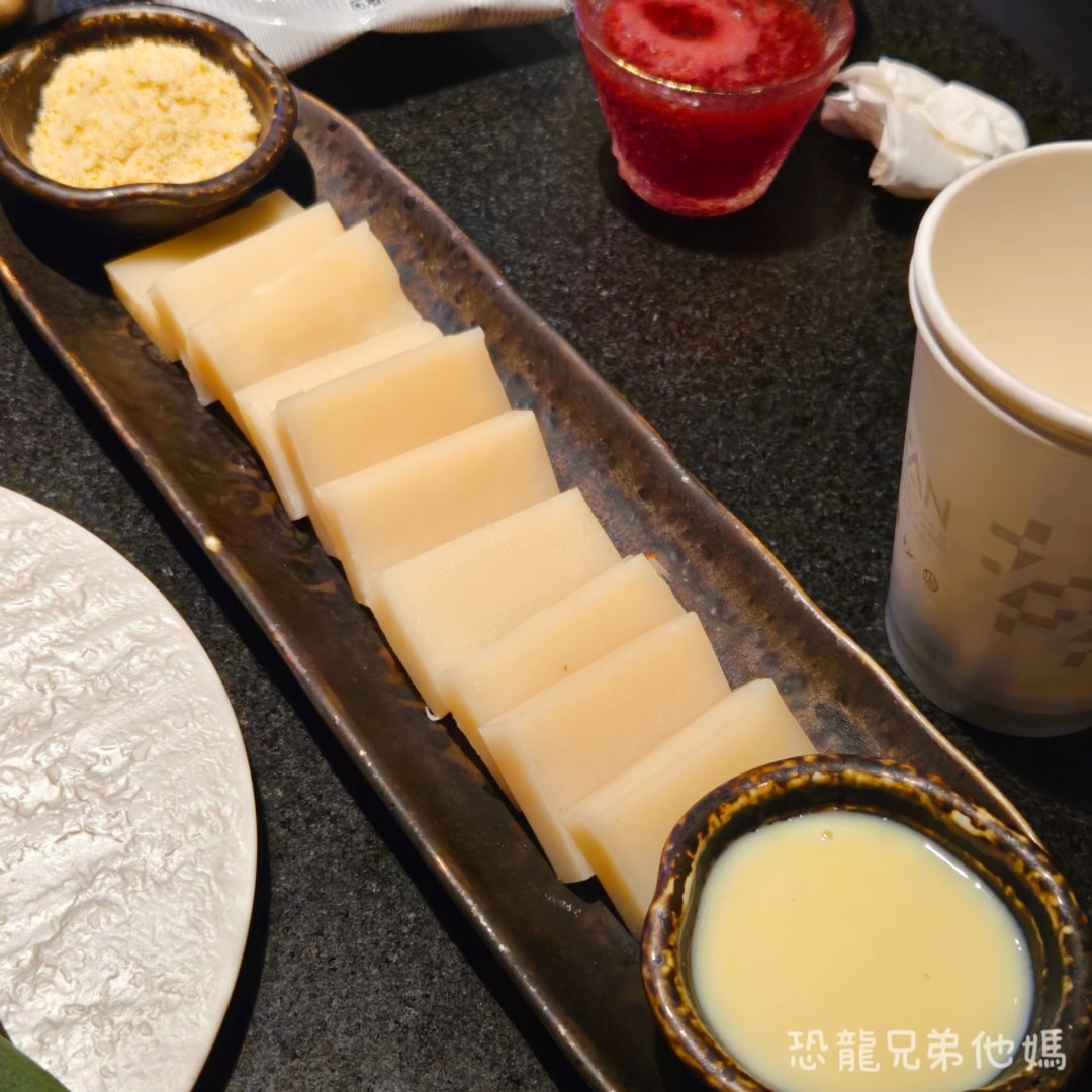 高雄‧前鎮│碳佐麻里精品燒肉(高雄時代店),超人氣燒烤店,肉品好吃,一定要預約喔! - 第28張圖 高雄‧前鎮│碳佐麻里精品燒肉(高雄時代店),超人氣燒烤店,肉品好吃,一定要預約喔!
