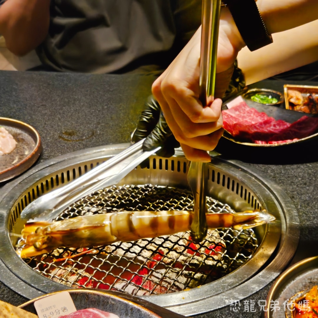 高雄‧前鎮│碳佐麻里精品燒肉(高雄時代店)，超人氣燒烤店，肉品好吃，一定要預約喔!
