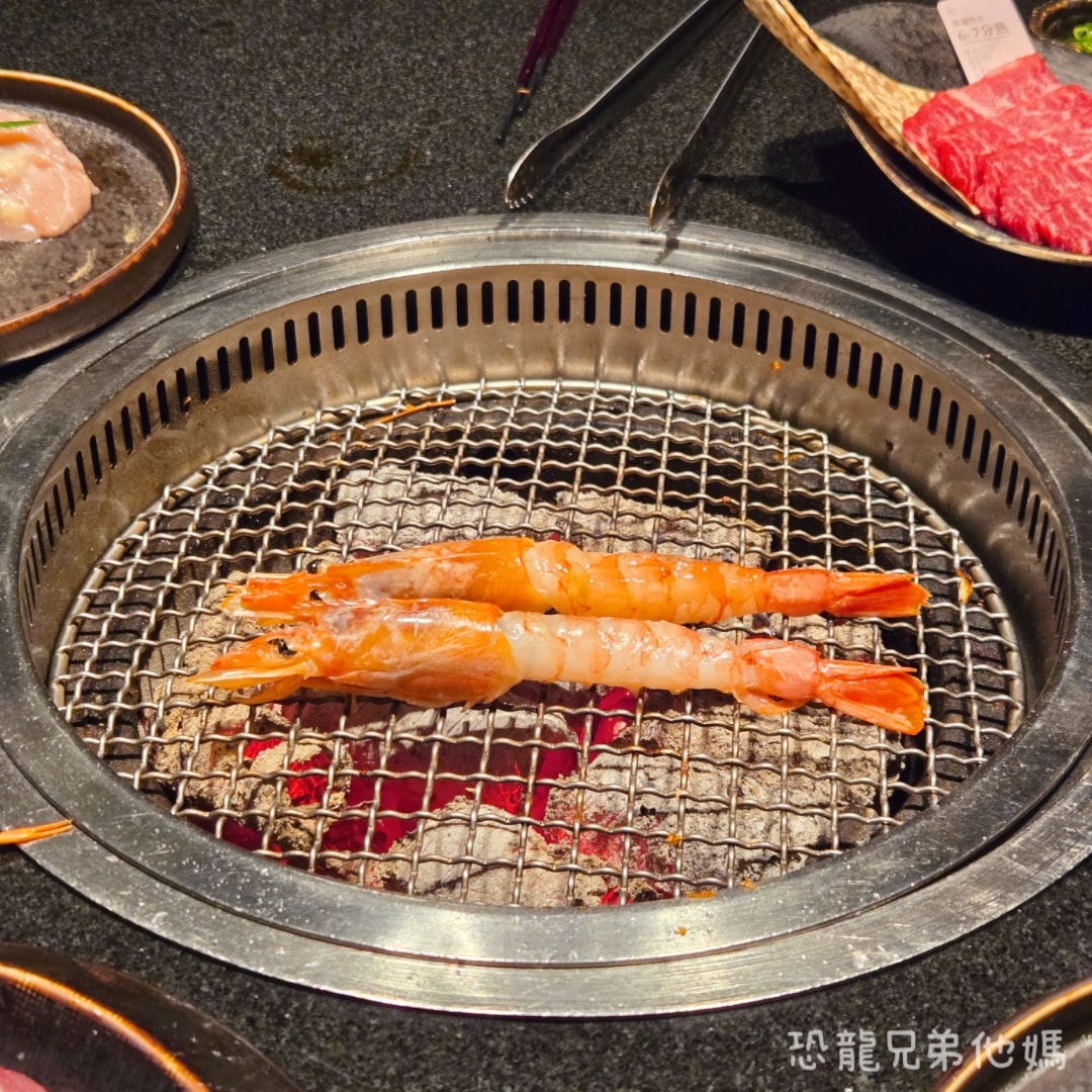 高雄‧前鎮│碳佐麻里精品燒肉(高雄時代店),超人氣燒烤店,肉品好吃,一定要預約喔! - 第20張圖 高雄‧前鎮│碳佐麻里精品燒肉(高雄時代店),超人氣燒烤店,肉品好吃,一定要預約喔!