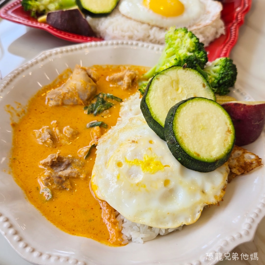 高雄‧鳳山│Need Times 你的泰式，大東藝術中心旁質感泰食，個人獨享餐盒超道地，鳳山捷運站必吃美食，有販售外帶餐點