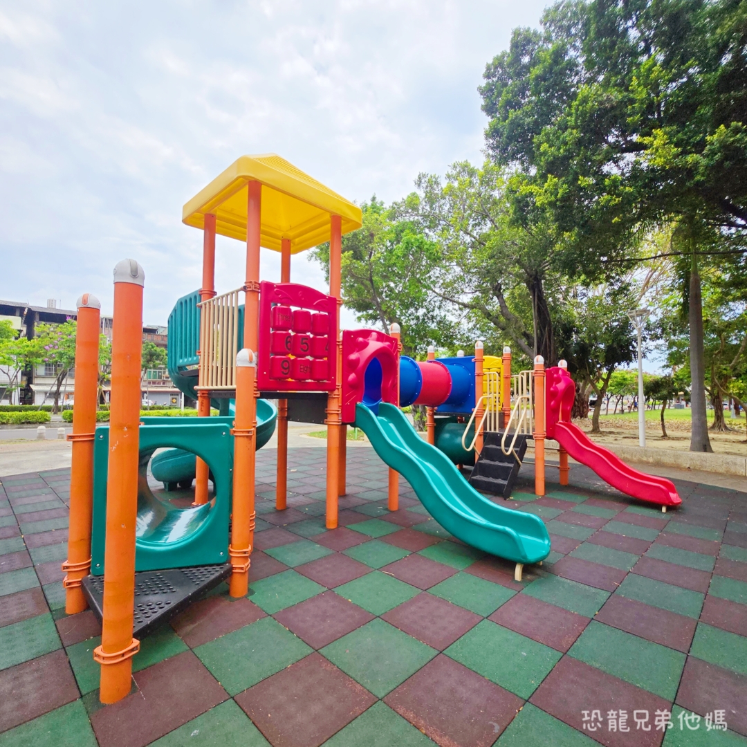 【高雄・鳳山】鳳山綠園道火車公園(鳳山公兒19公園)|小童大童都能好好玩的公園，近正義車站