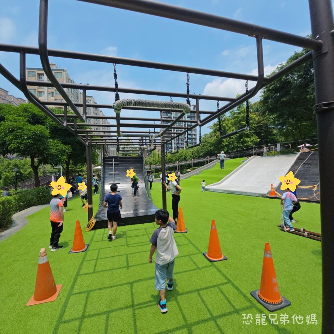 桃園親子景點｜大有梯田生態公園：全台首座梯田遊戲場！挑戰極限體能王攀爬網、松鼠滑索，玩到不想回家的旗艦級生態公園