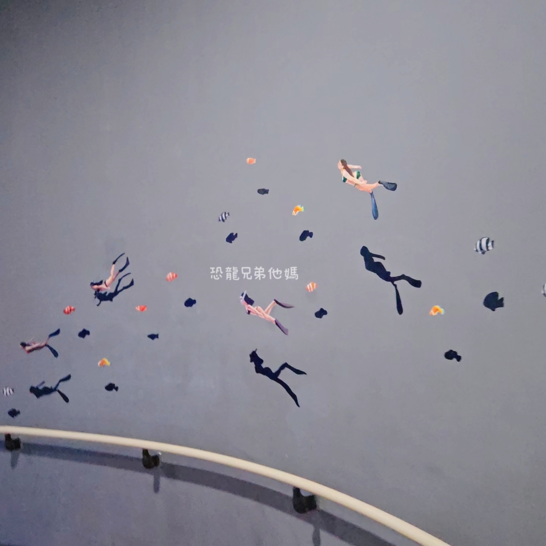 韓國‧濟洲水上星球(아쿠아플라넷제주 ,Aqua Planet),韓國最大水族館,超震撼海底隧道、海女潛水秀、超萌魟魚表演全攻略,濟州必玩景點!!2025.08 - 第64張圖 韓國‧濟洲水上星球(아쿠아플라넷제주 ,Aqua Planet),韓國最大水族館,超震撼海底隧道、海女潛水秀、超萌魟魚表演全攻略,濟州必玩景點!!2025.08