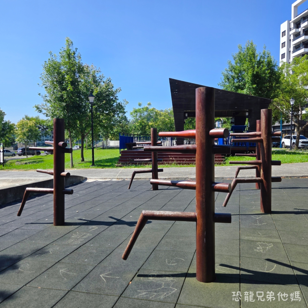 新竹親子景點｜芎林公一方口獅公園：全台首座客家舞獅遊戲場！巨型方口獅滑梯、詠春木人樁、沙坑溫馨放電