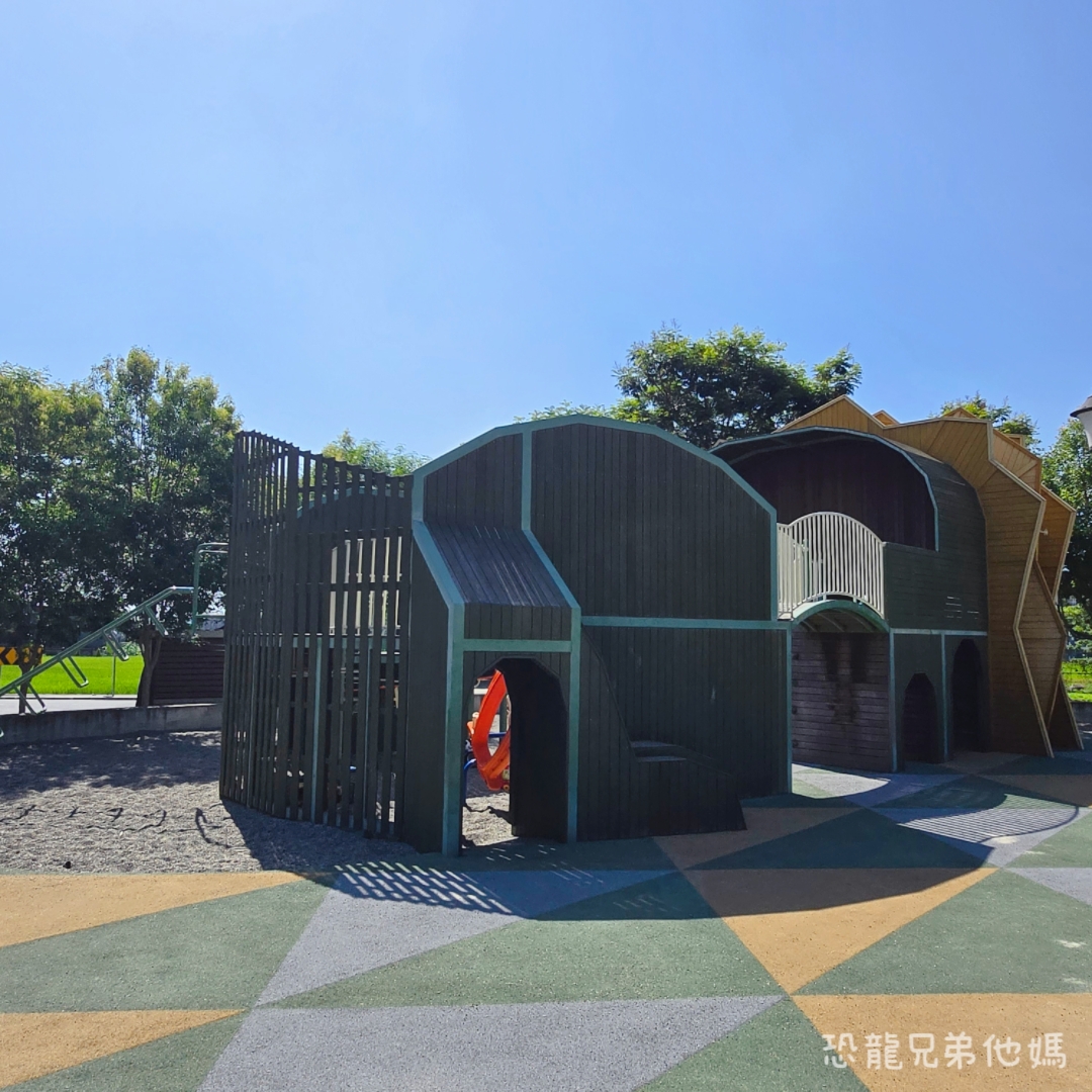 新竹親子景點｜芎林公一方口獅公園：全台首座客家舞獅遊戲場！巨型方口獅滑梯、詠春木人樁、沙坑溫馨放電