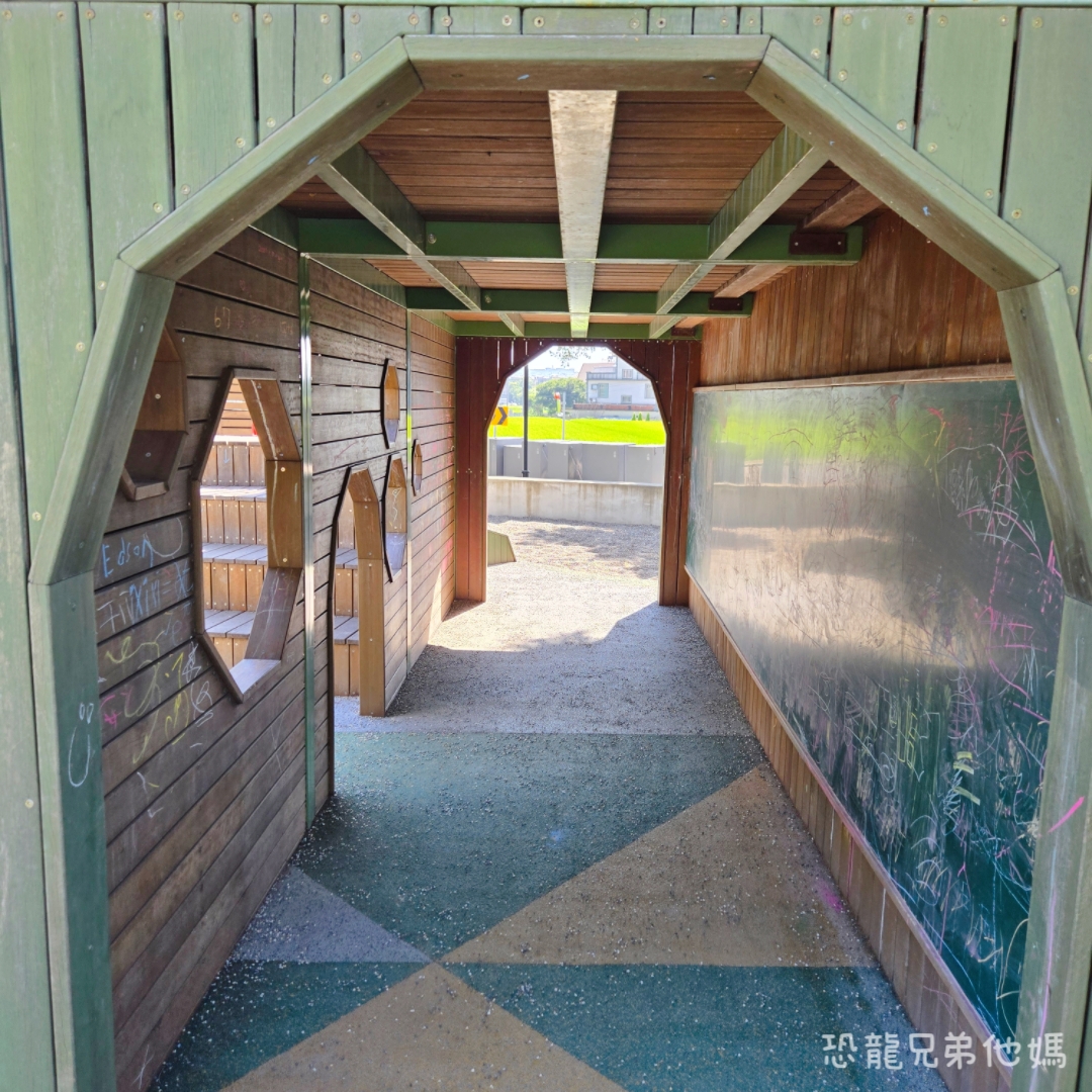 新竹親子景點｜芎林公一方口獅公園：全台首座客家舞獅遊戲場！巨型方口獅滑梯、詠春木人樁、沙坑溫馨放電